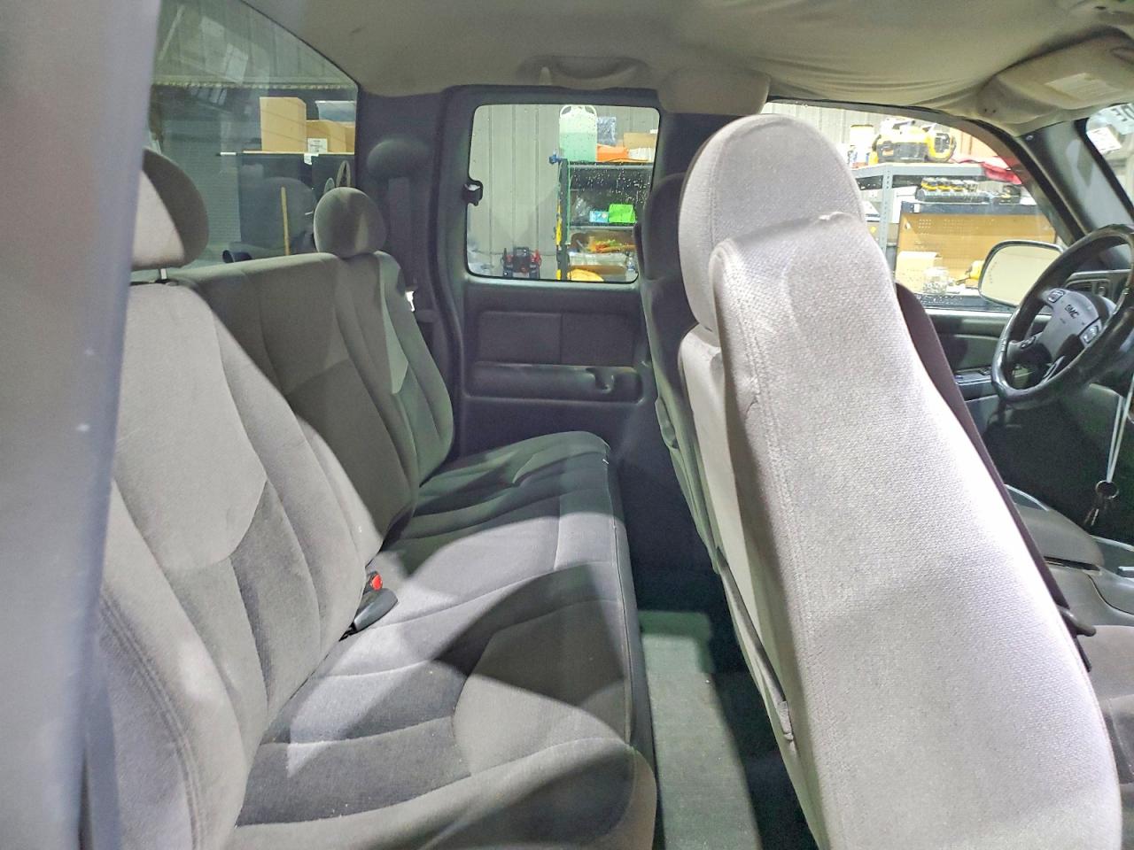 2004 GMC NEW SIERRA K1500 photo 19