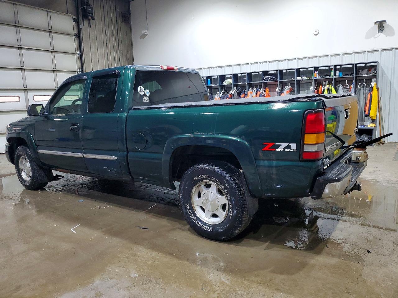 2004 GMC NEW SIERRA K1500 photo 3