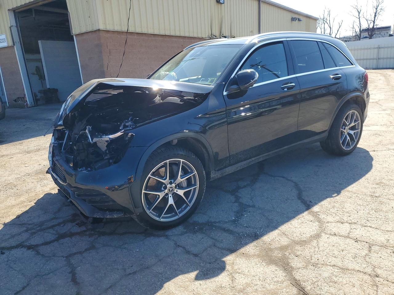2022 MERCEDES-BENZ GLC