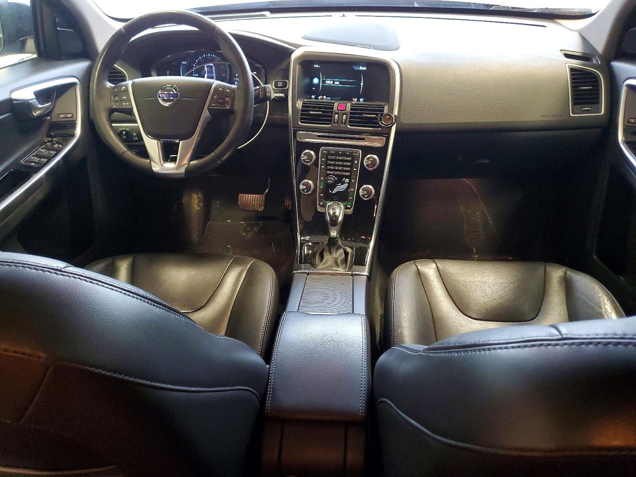 2016 VOLVO XC60 T5 PLATINUM photo 8