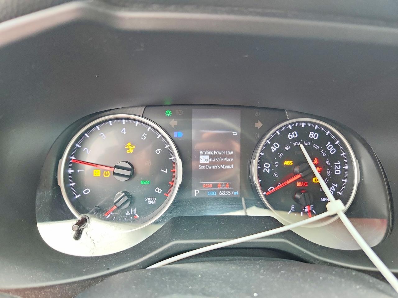 2021 TOYOTA RAV4 XLE photo 17