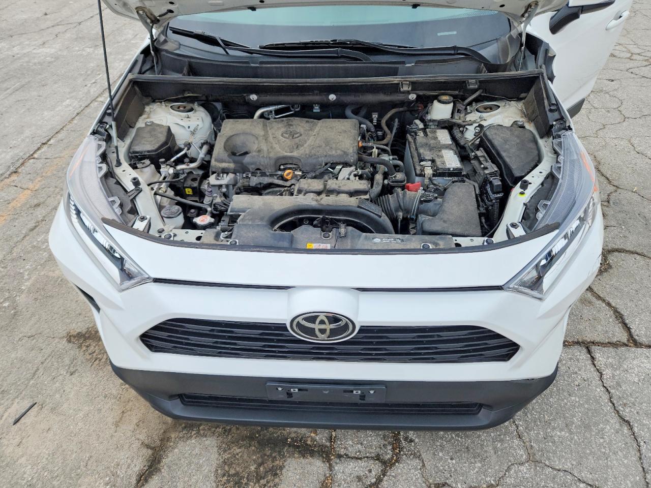 2021 TOYOTA RAV4 XLE photo 23