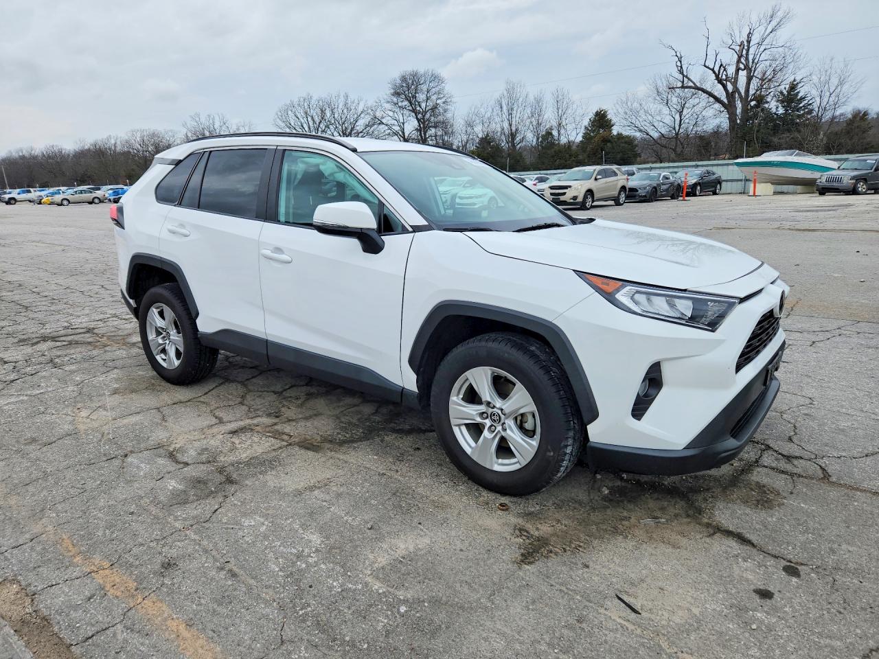 2021 TOYOTA RAV4 XLE photo 7
