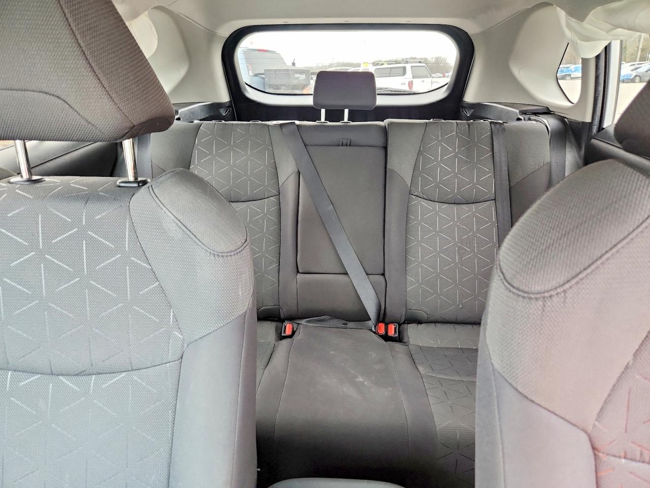 2021 TOYOTA RAV4 XLE photo 19