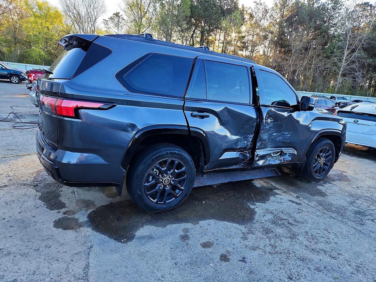 2023 TOYOTA SEQUOIA PLATINUM photo 5