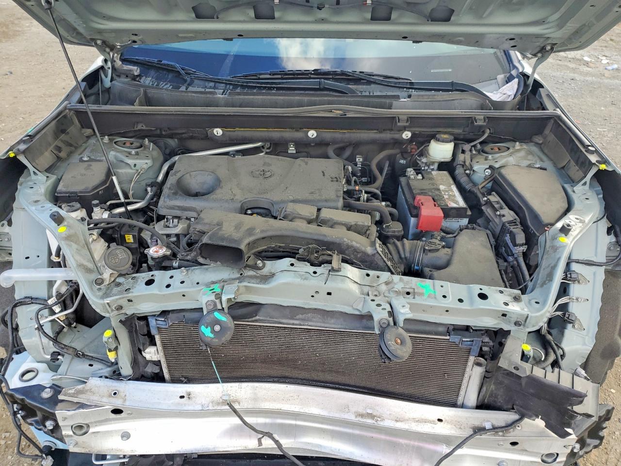 2019 TOYOTA RAV4 XLE photo 34