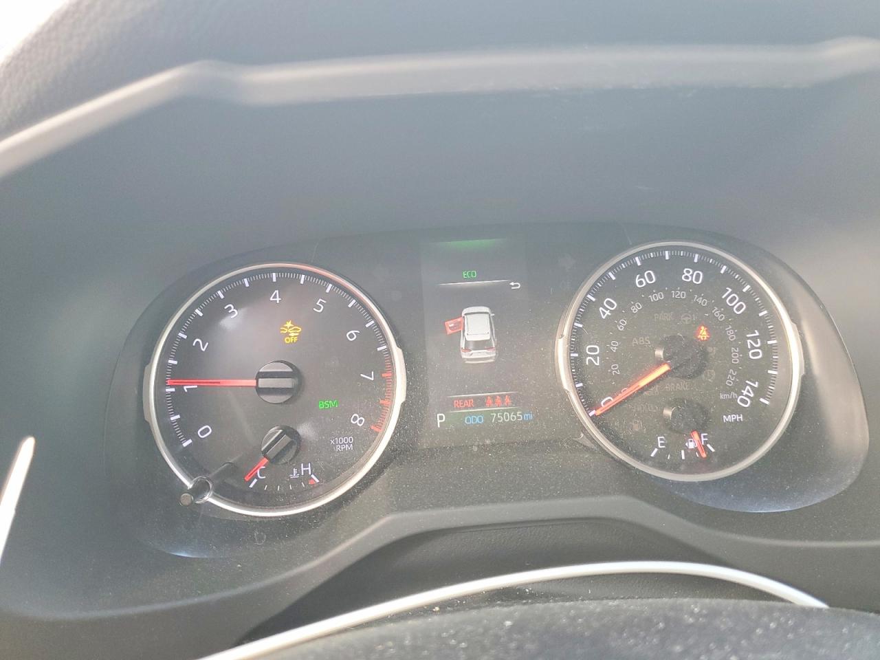 2019 TOYOTA RAV4 XLE photo 25