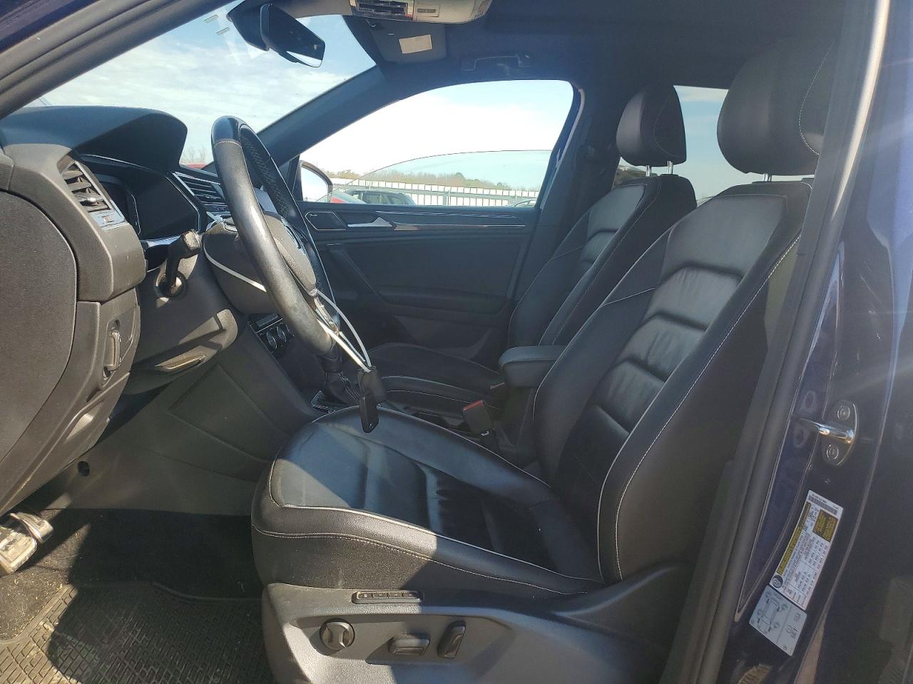 2021 VOLKSWAGEN TIGUAN SEL PREMIUM R-LINE photo 13