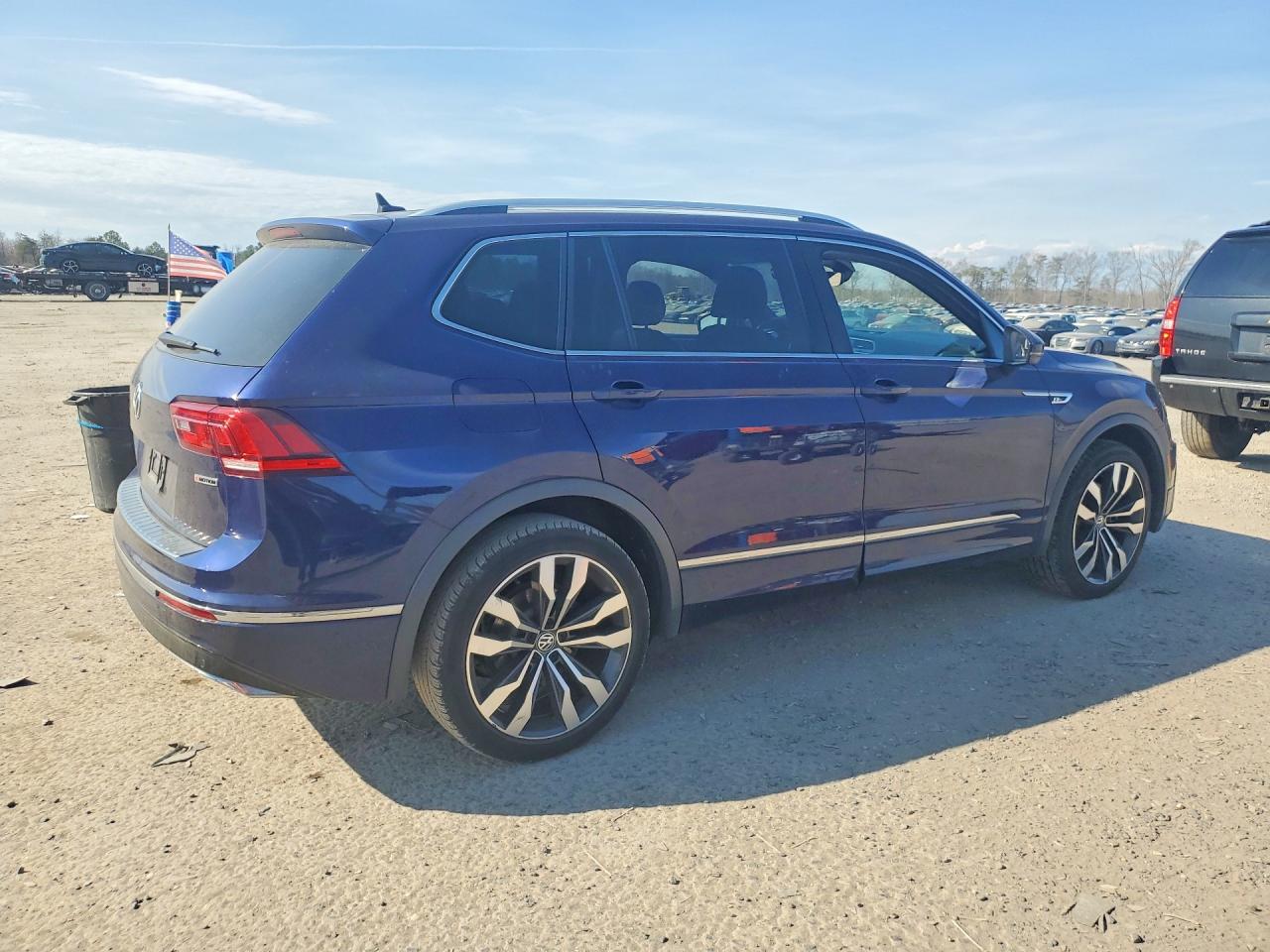 2021 VOLKSWAGEN TIGUAN SEL PREMIUM R-LINE photo 5