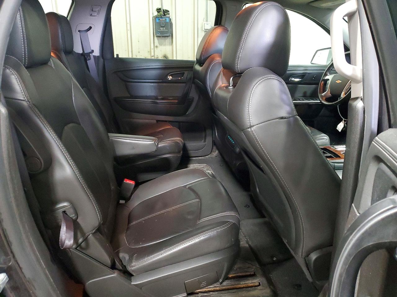 2014 CHEVROLET TRAVERSE LT photo 11