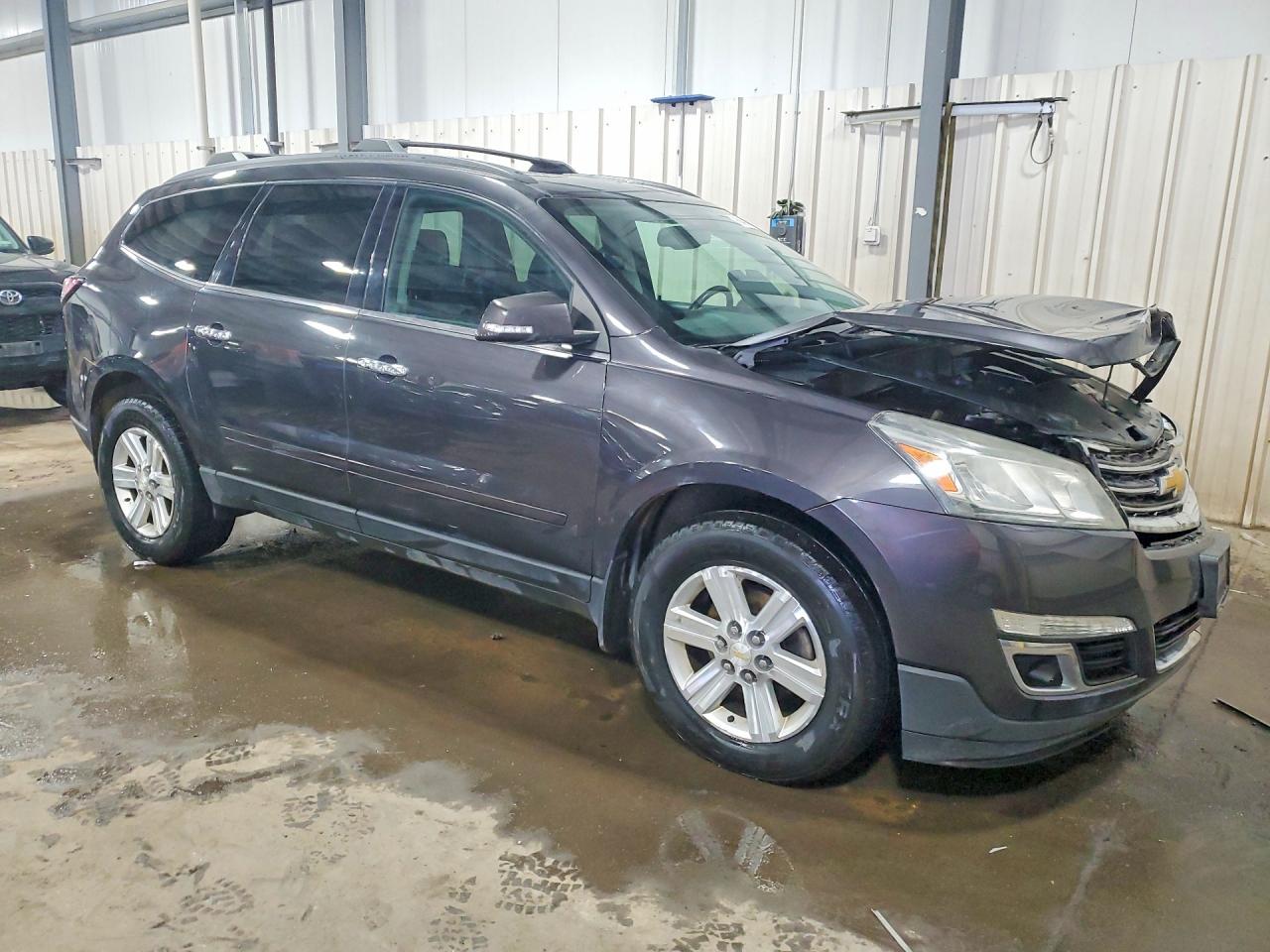 2014 CHEVROLET TRAVERSE LT photo 4