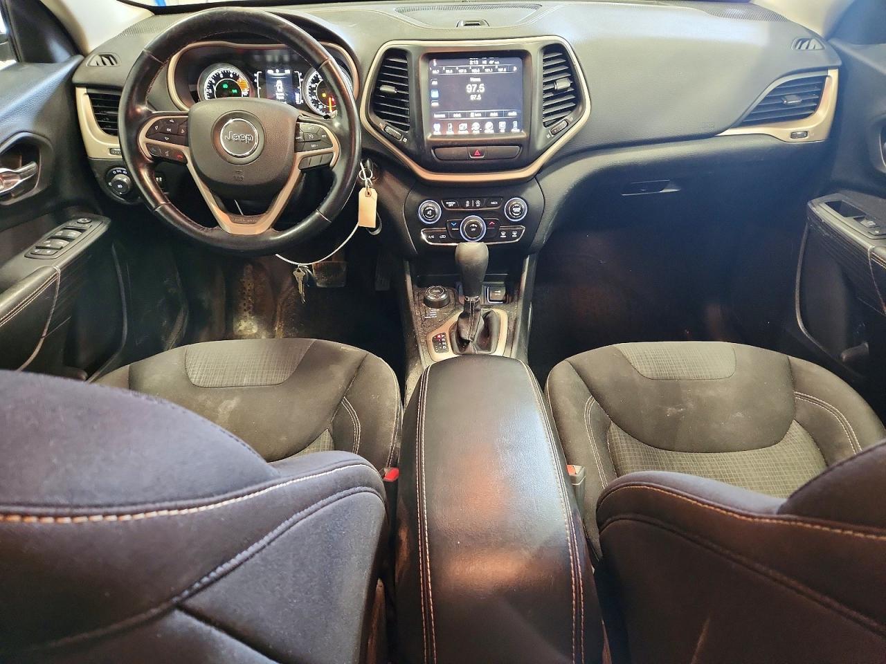 2017 JEEP CHEROKEE LATITUDE photo 8