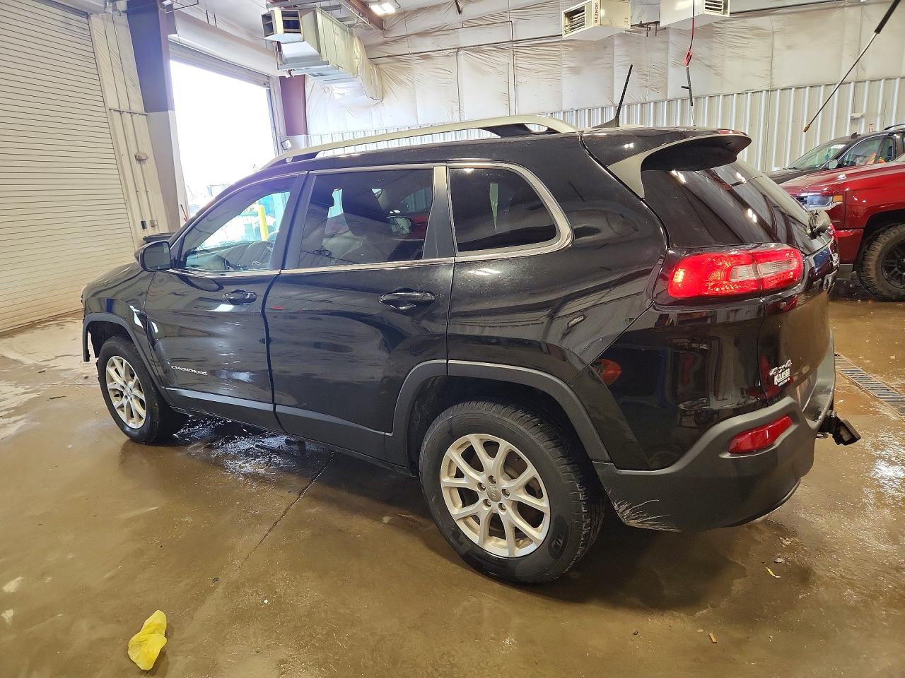 2017 JEEP CHEROKEE LATITUDE photo 2