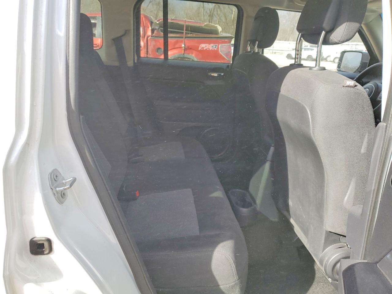 2015 JEEP PATRIOT LATITUDE photo 31