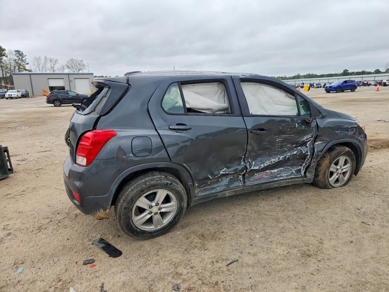 2020 CHEVROLET TRAX LS photo 3