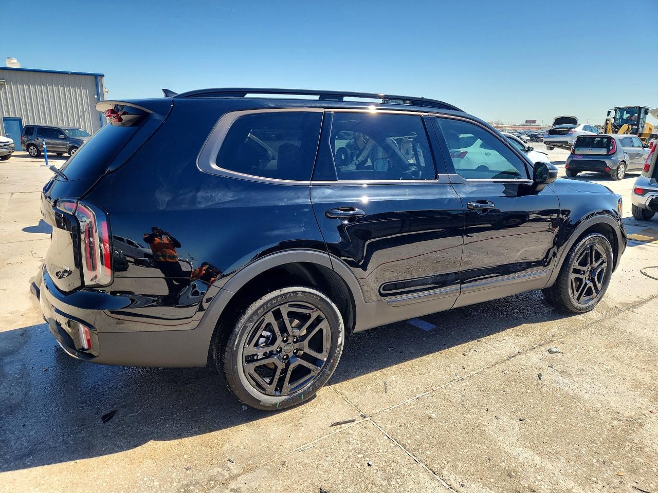 2025 KIA TELLURIDE EX X-LINE photo 3