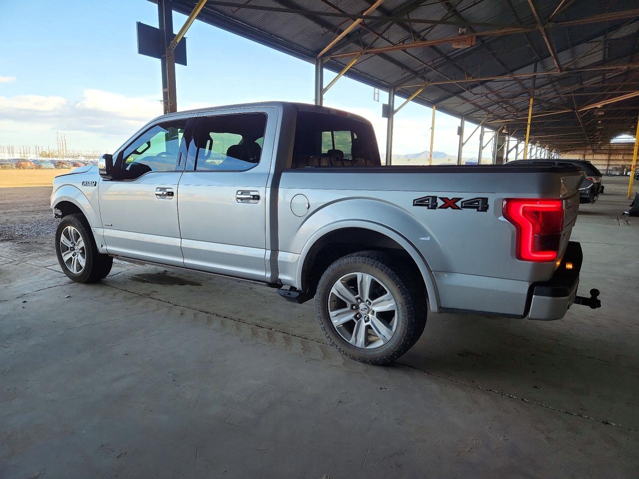 2017 FORD F150 SUPERCREW photo 2