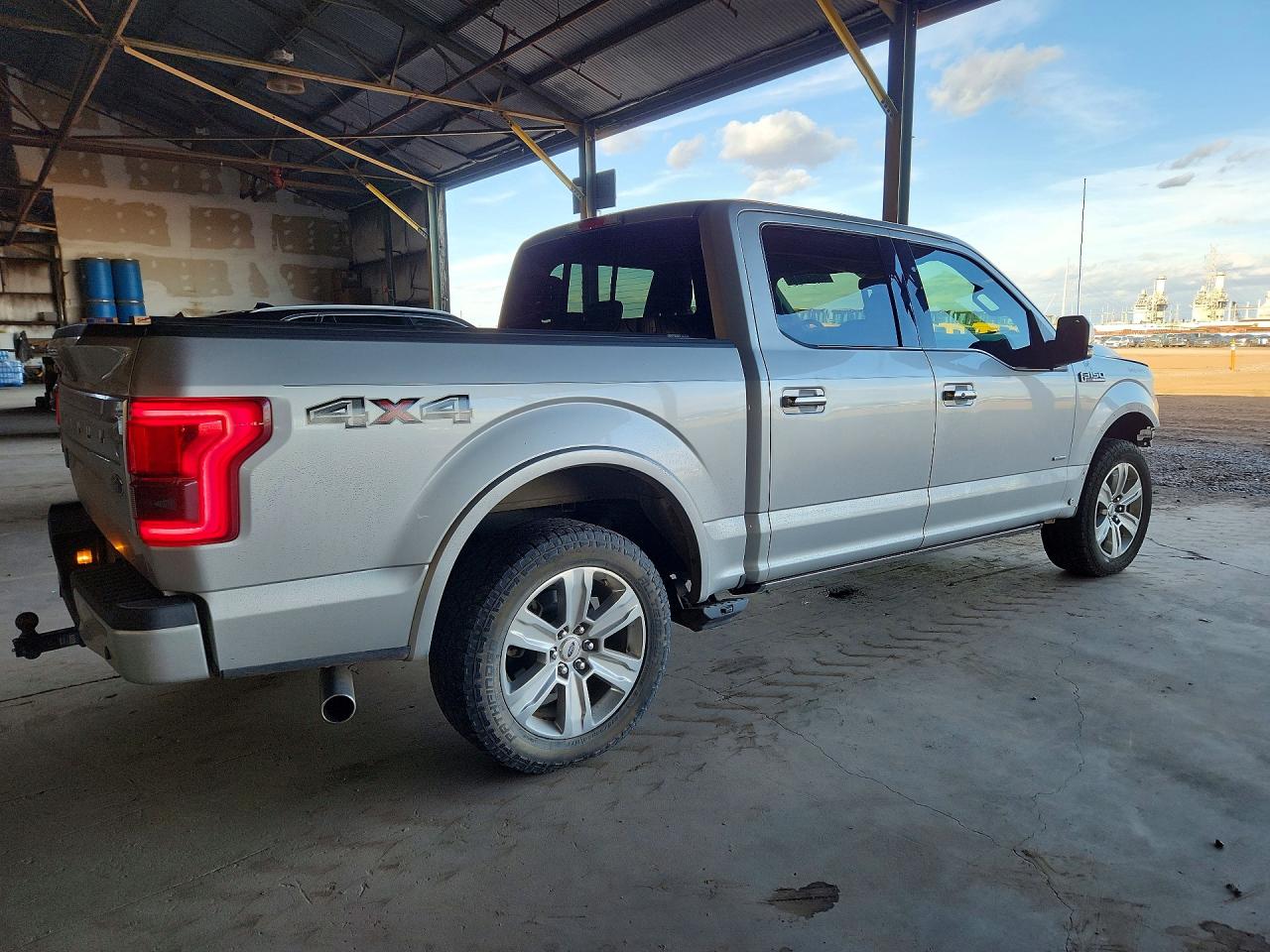 2017 FORD F150 SUPERCREW photo 3