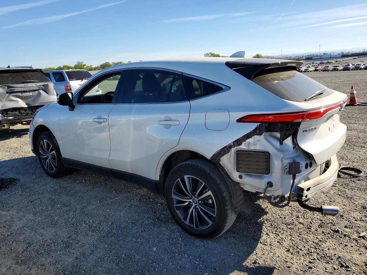 2022 TOYOTA VENZA LE photo 3
