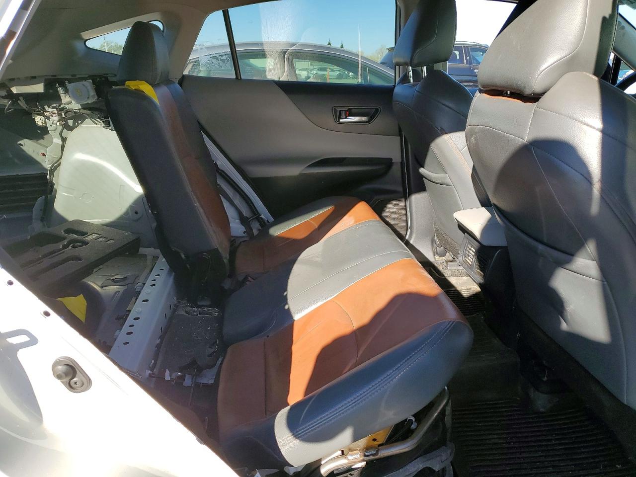 2022 TOYOTA VENZA LE photo 21