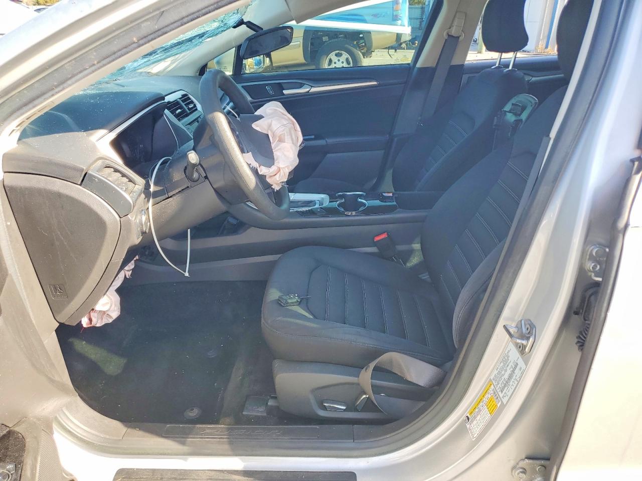 2015 FORD FUSION SE photo 13