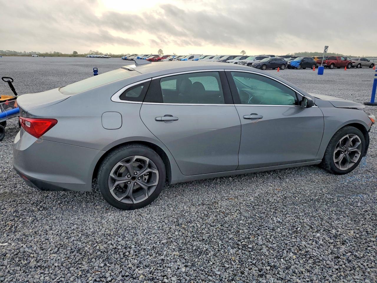 2023 CHEVROLET MALIBU LT photo 5