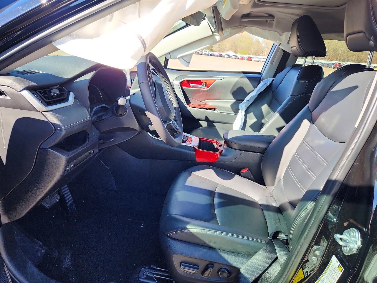 2024 TOYOTA RAV4 XLE PREMIUM photo 13