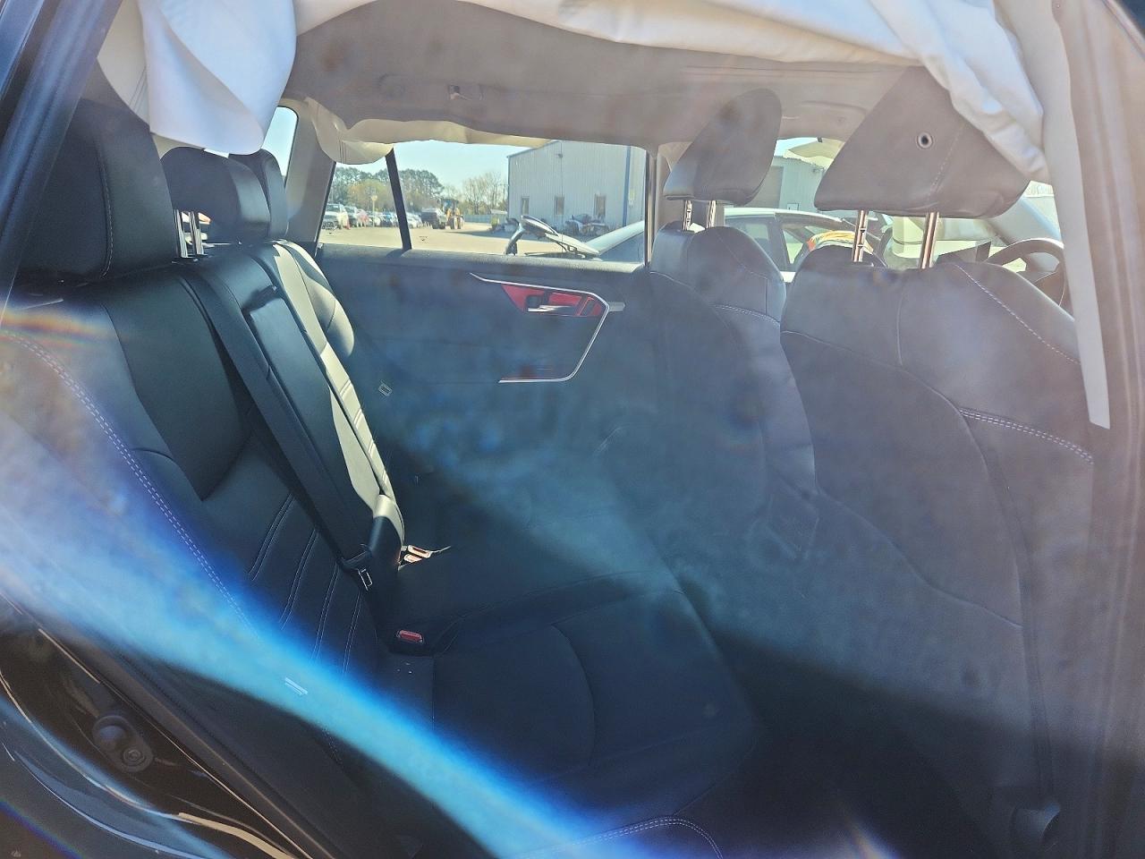2024 TOYOTA RAV4 XLE PREMIUM photo 19