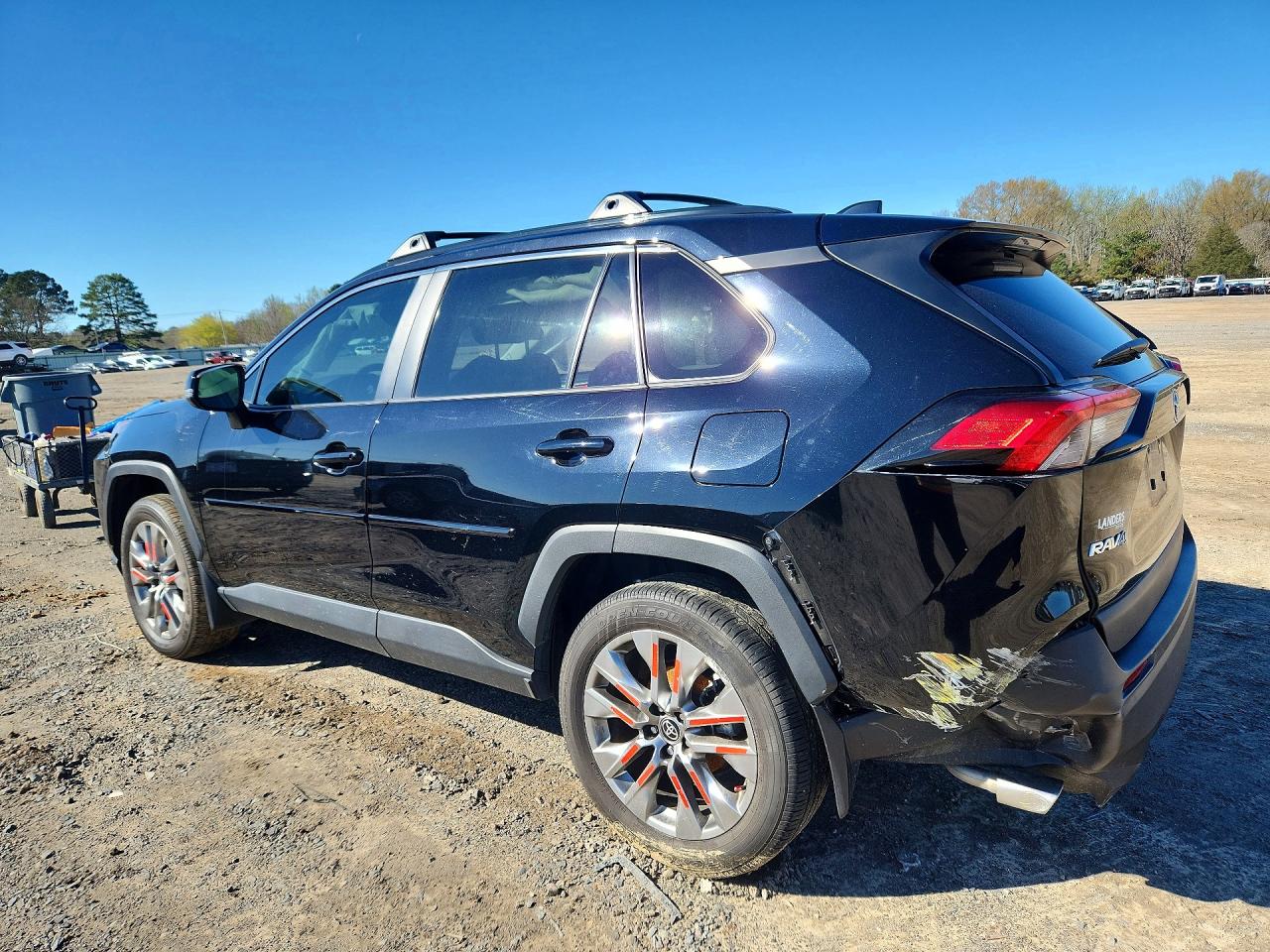 2024 TOYOTA RAV4 XLE PREMIUM photo 3
