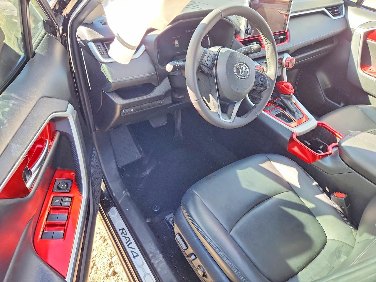 2024 TOYOTA RAV4 XLE PREMIUM photo 15