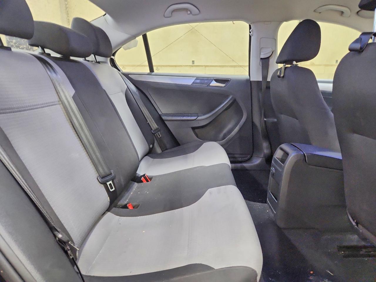 2017 VOLKSWAGEN JETTA S photo 28