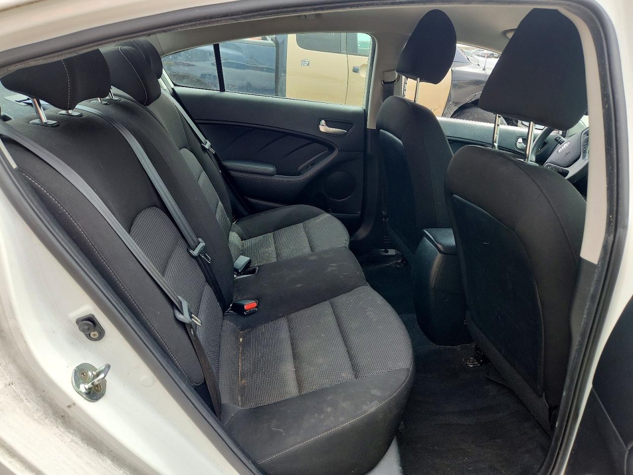 2017 KIA FORTE LX photo 19