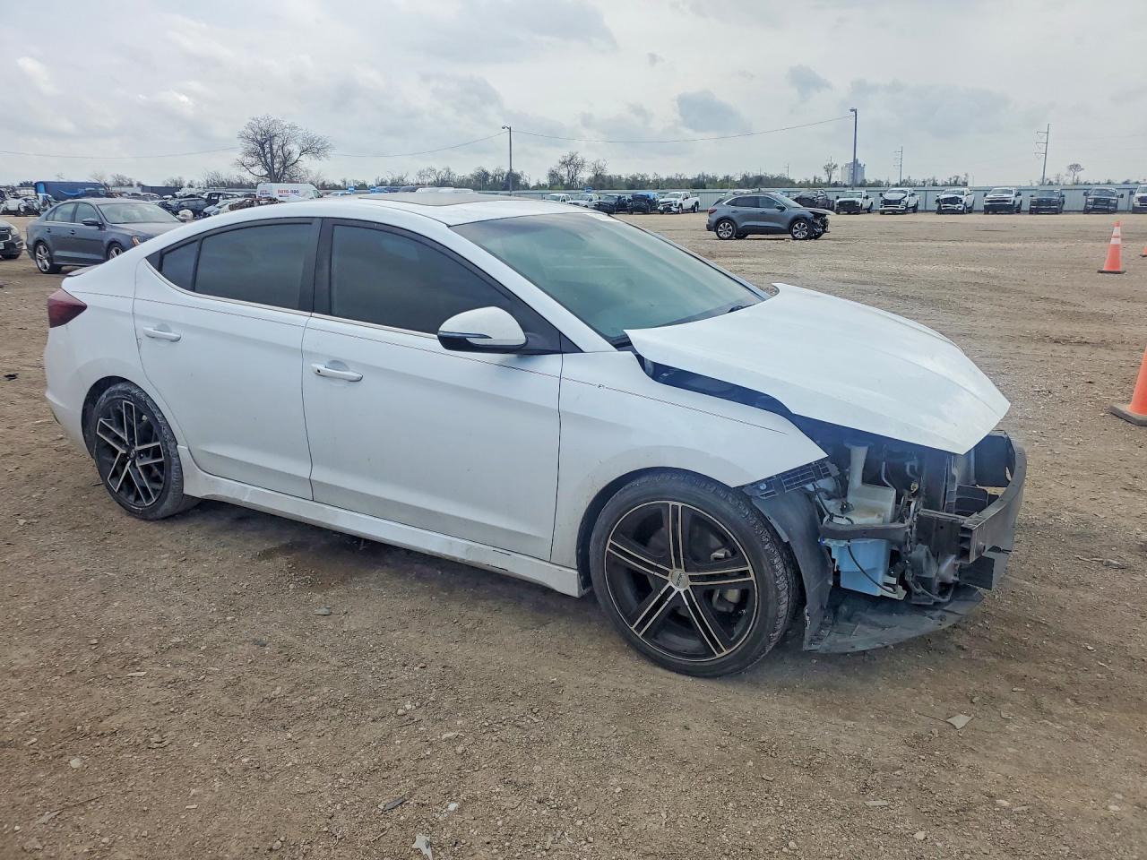 2020 HYUNDAI ELANTRA SPORT photo 4