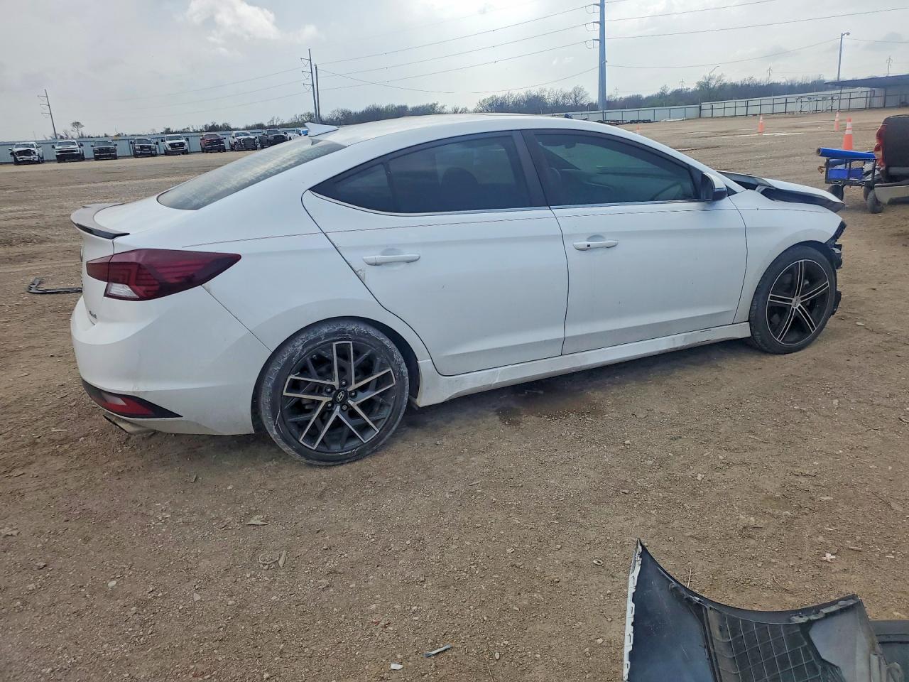 2020 HYUNDAI ELANTRA SPORT photo 3