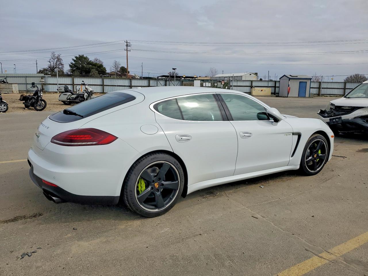 2016 PORSCHE PANAMERA photo 3