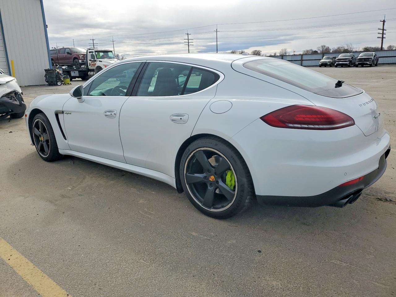 2016 PORSCHE PANAMERA photo 2