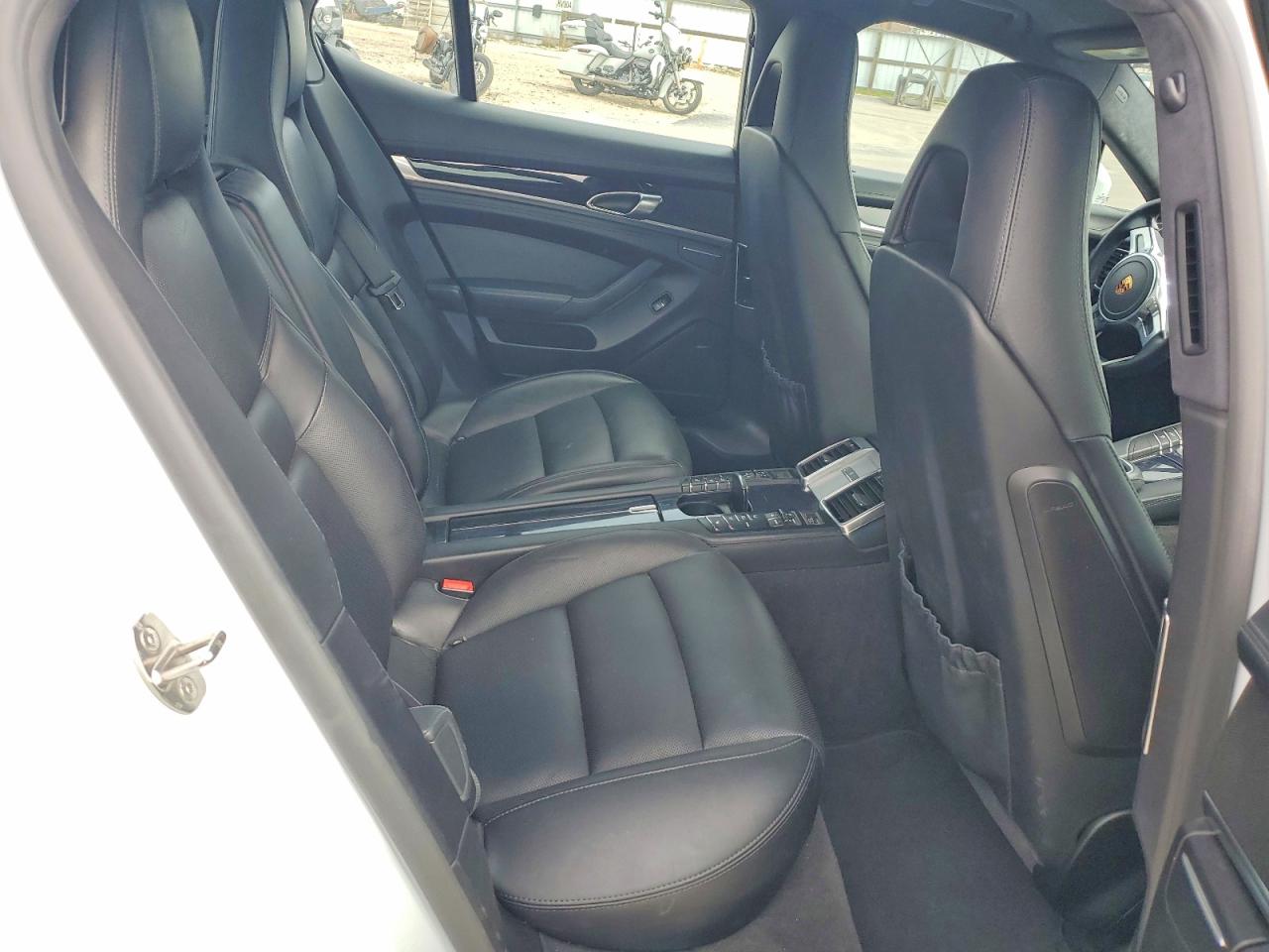 2016 PORSCHE PANAMERA photo 10