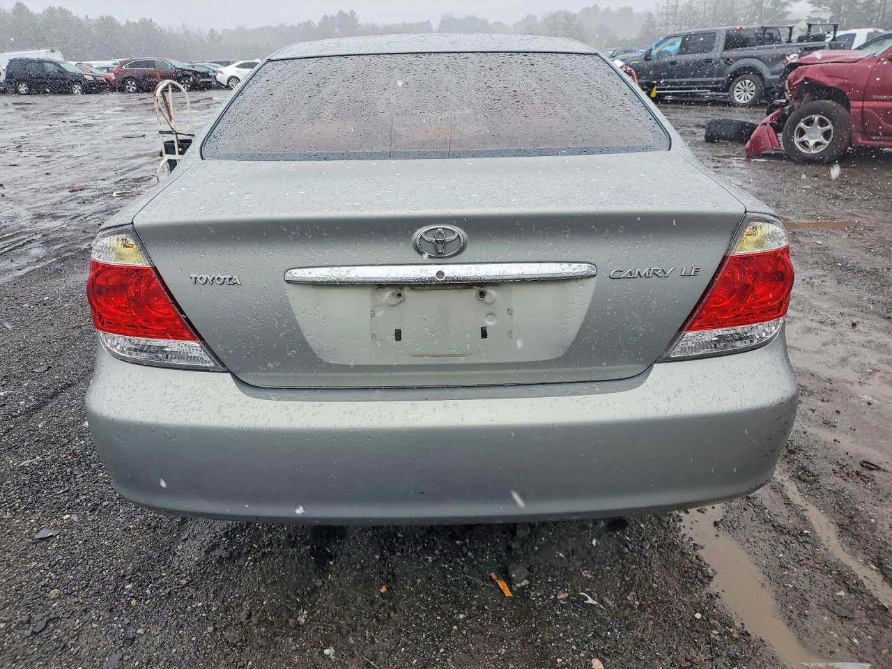 2005 TOYOTA CAMRY LE photo 11
