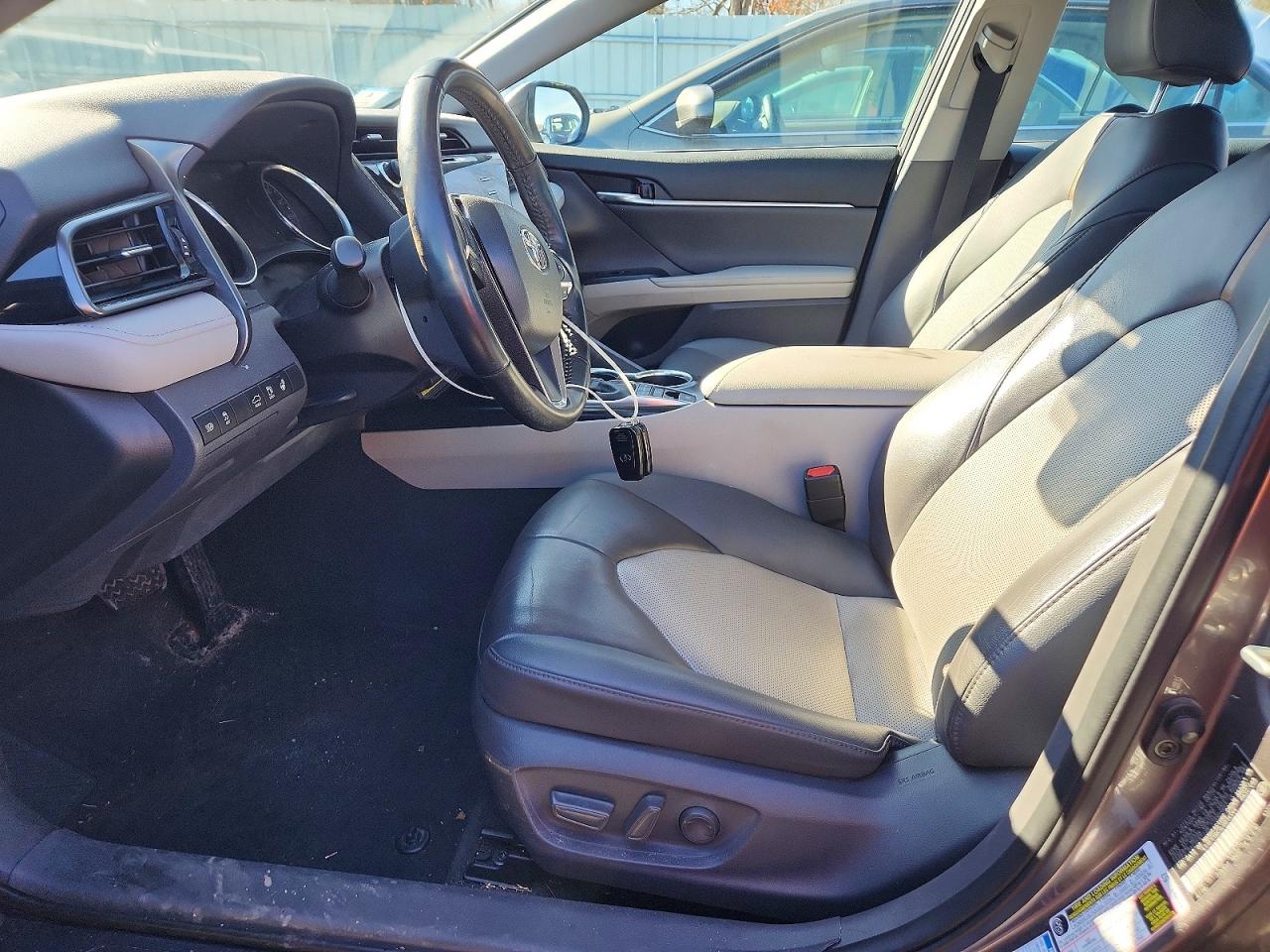 2020 TOYOTA CAMRY XLE photo 13