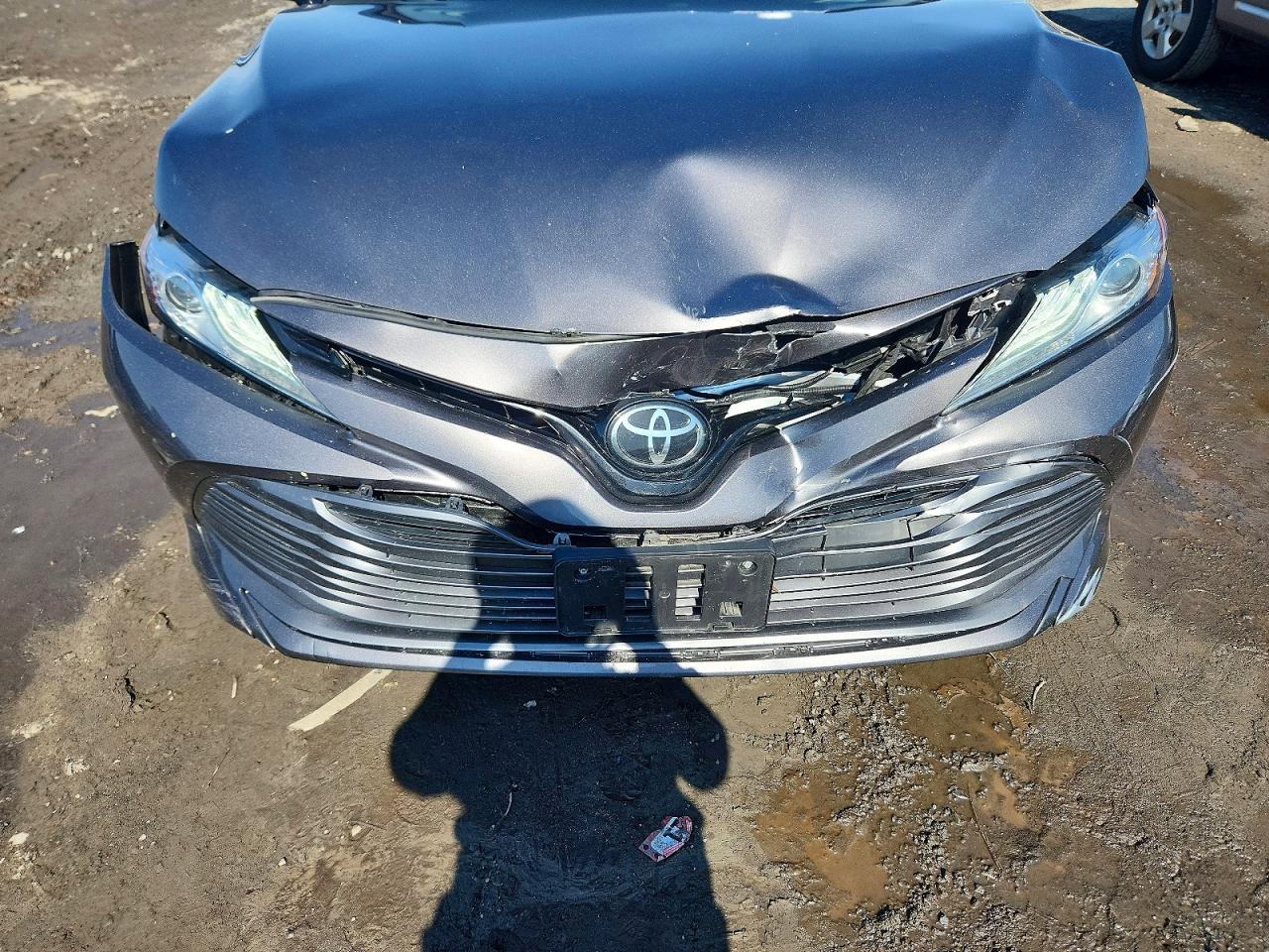 2020 TOYOTA CAMRY XLE photo 21