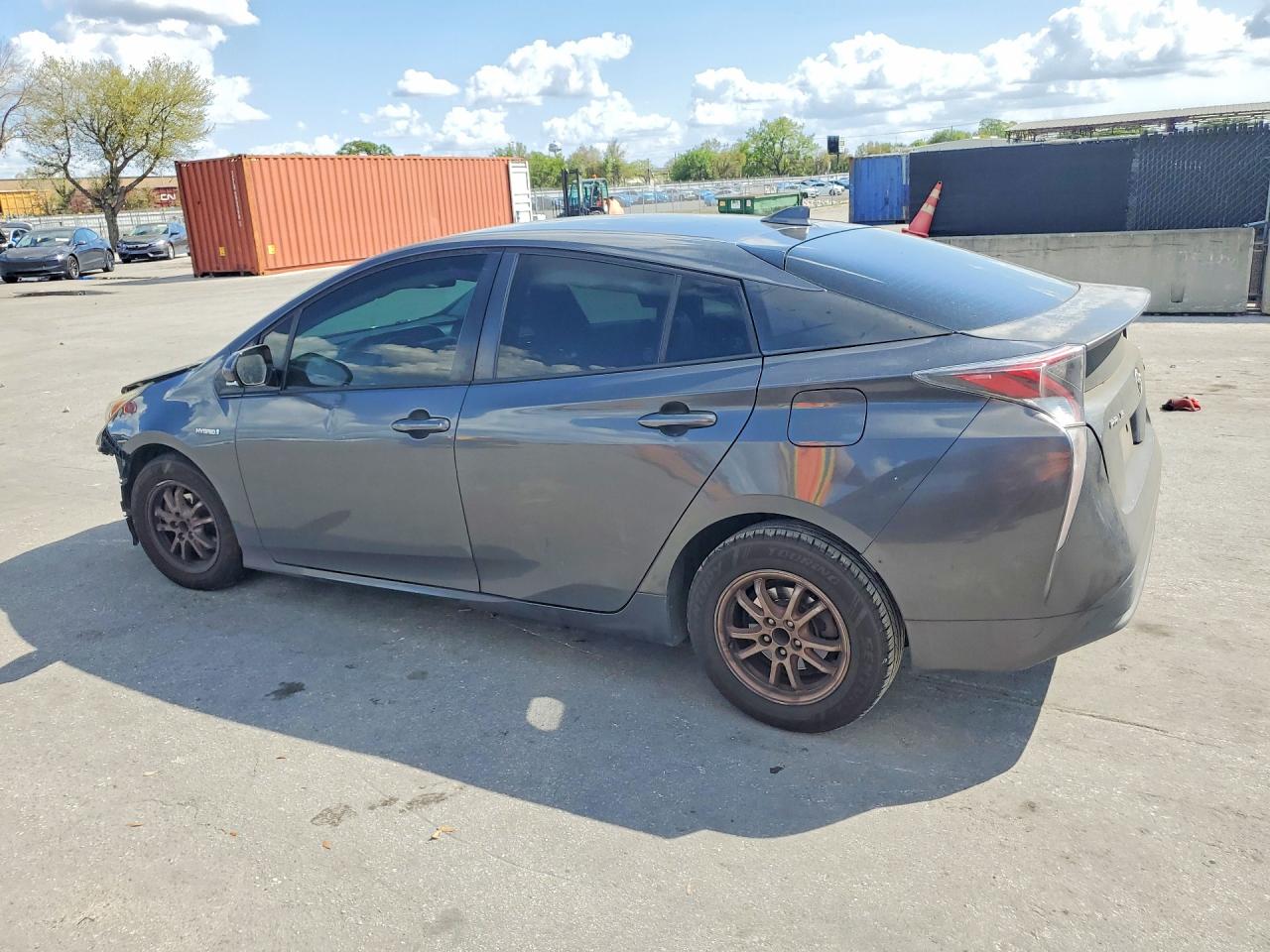 2016 TOYOTA PRIUS TWO ECO photo 2