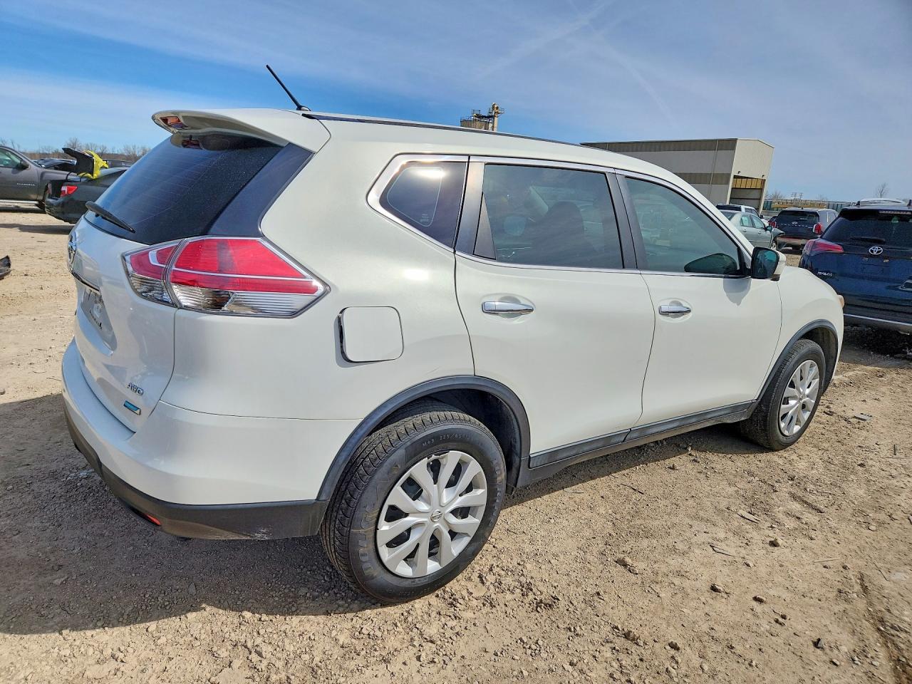 2014 NISSAN ROGUE S photo 5