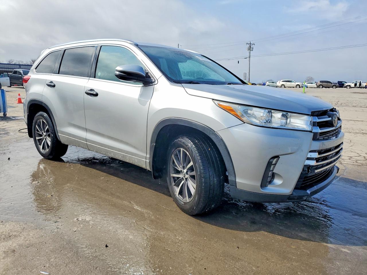 2017 TOYOTA HIGHLANDER XLE photo 7