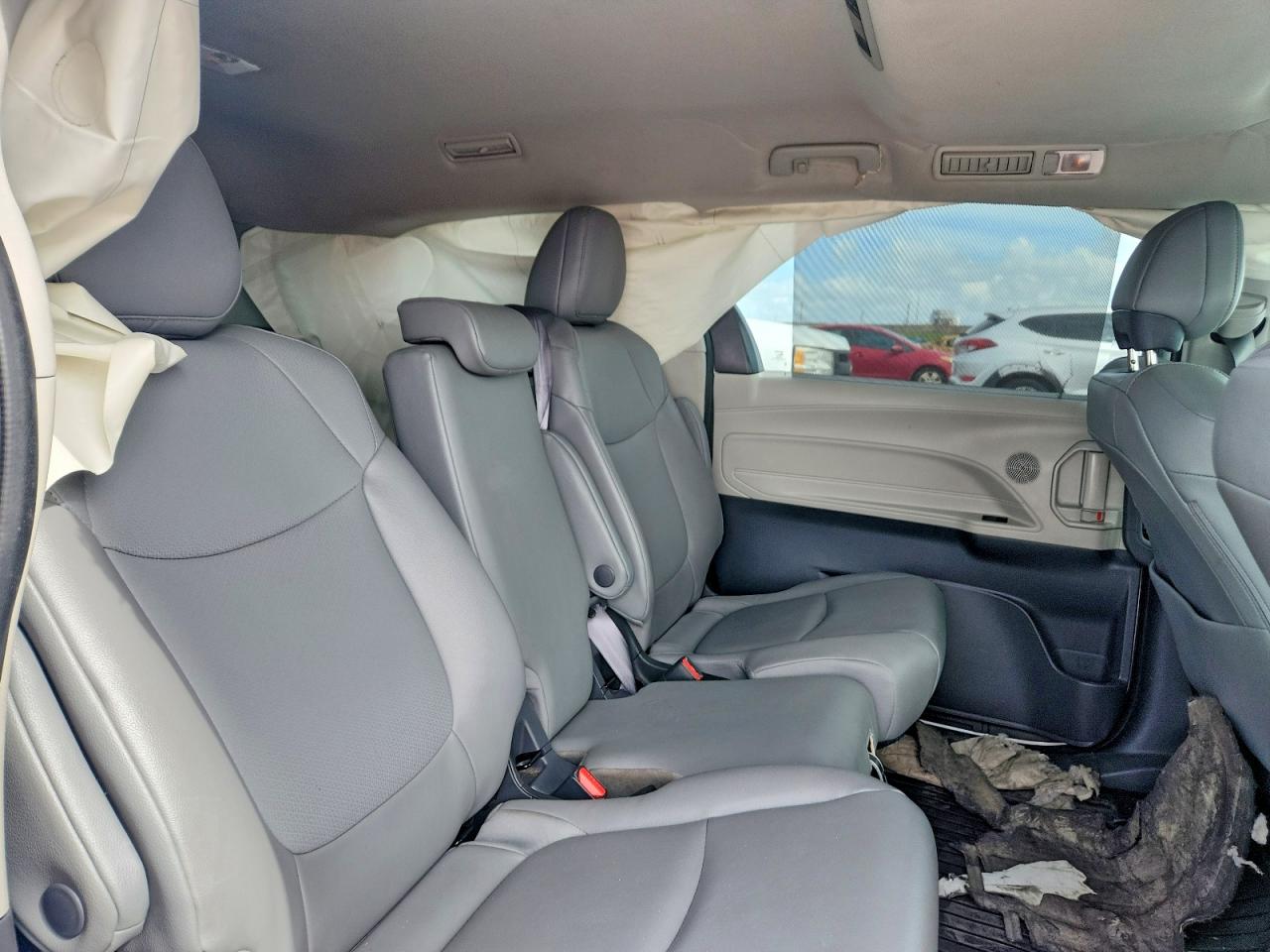 2022 TOYOTA SIENNA XLE 8-PASSENGER photo 21