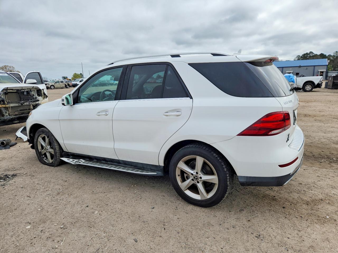 2017 MERCEDES-BENZ GLE 350 4MATIC photo 2