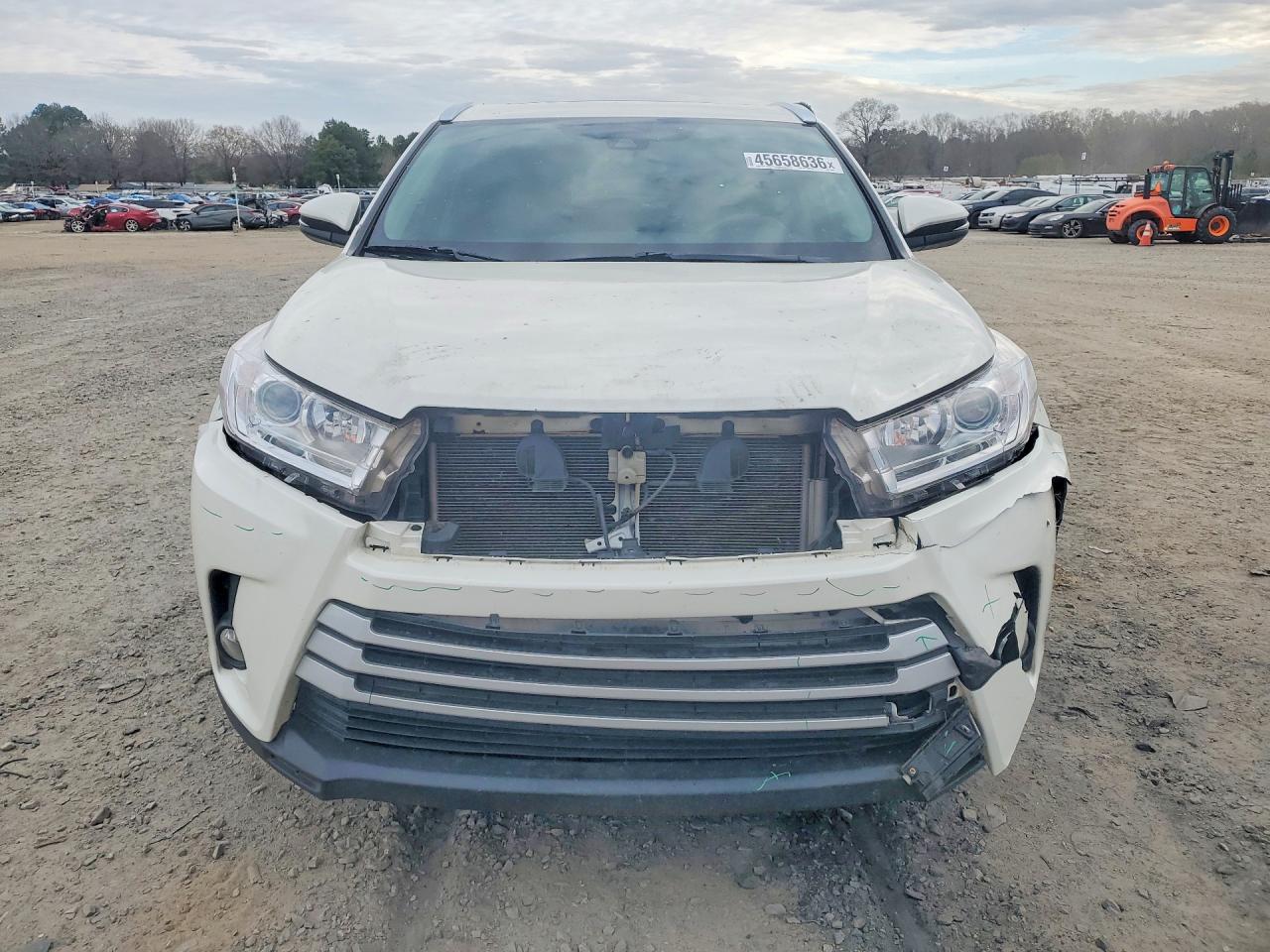 2018 TOYOTA HIGHLANDER XLE photo 5