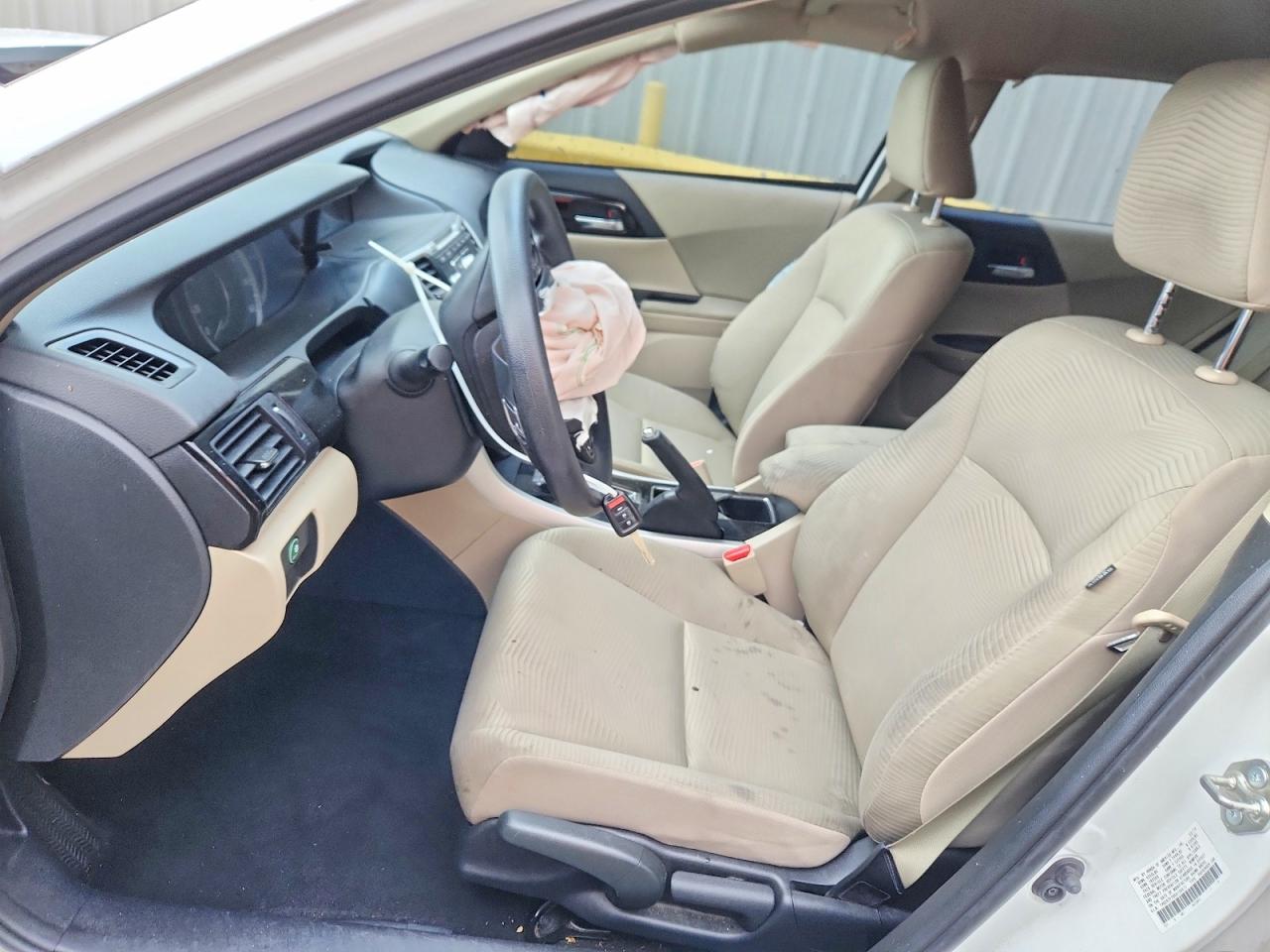 2016 HONDA ACCORD LX photo 7