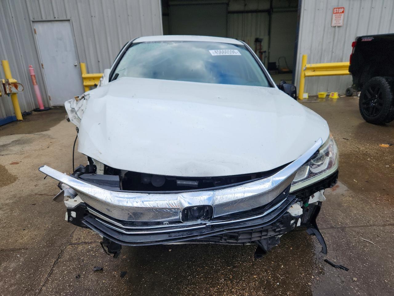 2016 HONDA ACCORD LX photo 5