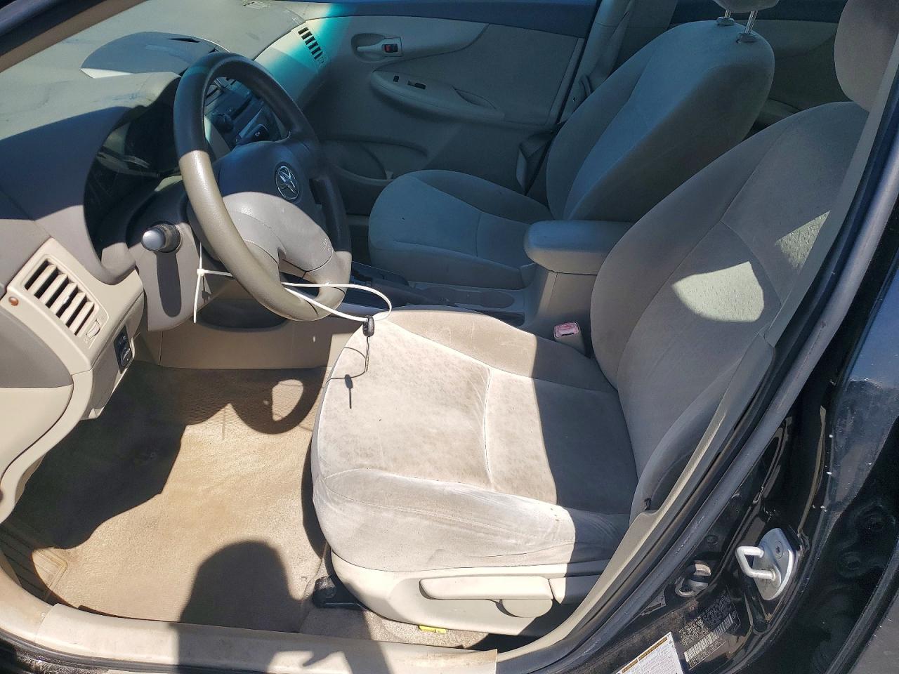 2009 TOYOTA COROLLA LE photo 19