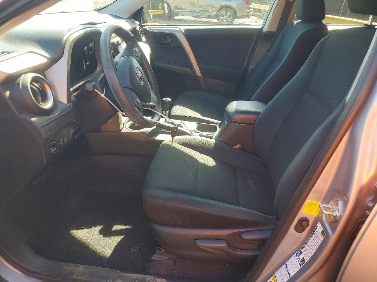 2018 TOYOTA RAV4 LE photo 7